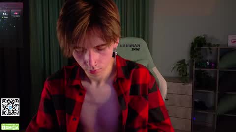 Snapshot of mark_safr chatting on 11.10.25 Mark online show from 11.10.25