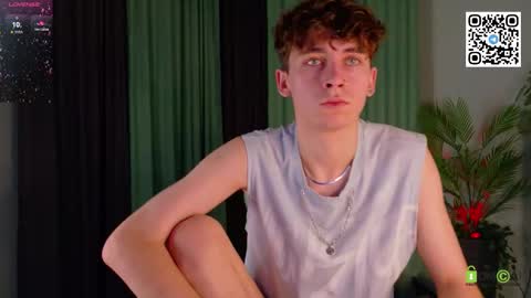 Snapshot of mark_safr chatting on 02.25.26 Mark online show from 02.25.26