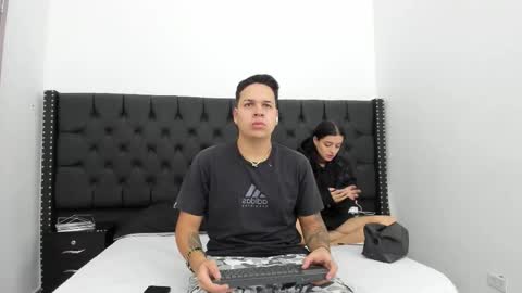 markandphilip  online show from 11.25.25