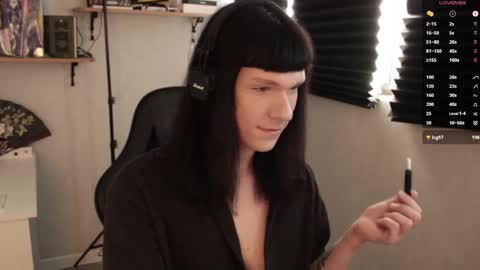 Mark online show from 03.01.25