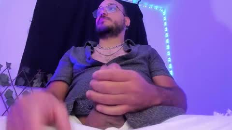 Snapshot of markwolfe1 chatting on 10.30.25 Mark  online show from 10.30.25