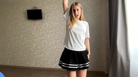 Olivia online show from 09.09.25