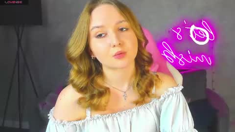 Snapshot of marlyn_owen chatting on 06.22.26 Emmaa online show from 06.22.26