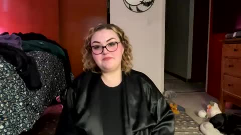 Snapshot of maroon_moon chatting on 02.13.25 maroon_moon online show from 02.13.25