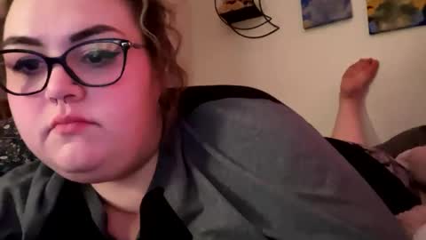 Snapshot of maroon_moon chatting on 02.14.25 maroon_moon online show from 02.14.25