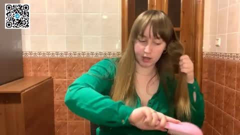 Snapshot of maroonmoon_ chatting on 10.06.25 Miriam online show from 10.06.25