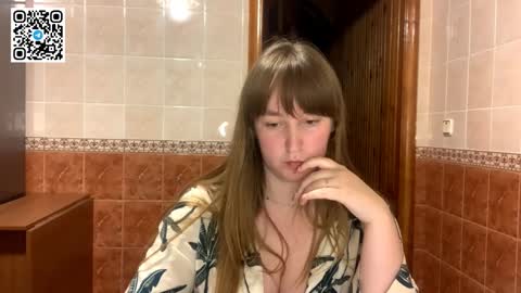 Snapshot of maroonmoon_ chatting on 10.27.25 Miriam online show from 10.27.25