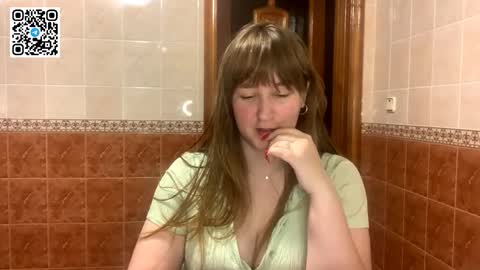 Snapshot of maroonmoon_ chatting on 12.05.25 Miriam online show from 12.05.25