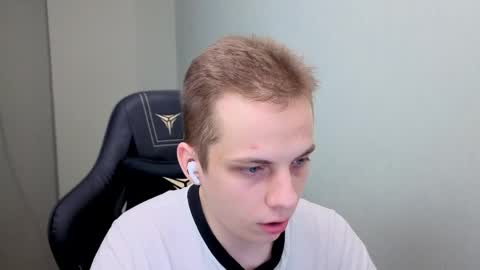 Snapshot of maroooa chatting on 04.16.26 Marko online show from 04.16.26