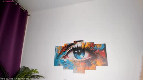 Snapshot of marrie_coy chatting on 12.16.25 Marrie online show from 12.16.25