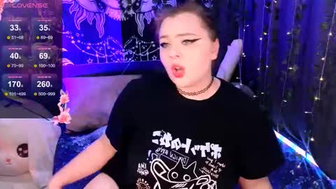 Snapshot of marshmallowbeauty_ chatting on 11.09.25 marshmallowbeauty_ online show from 11.09.25