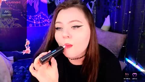 Snapshot of marshmallowbeauty_ chatting on 11.13.25 marshmallowbeauty_ online show from 11.13.25