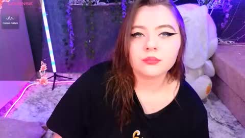 Snapshot of marshmallowbeauty_ chatting on 12.21.25 marshmallowbeauty_ online show from 12.21.25