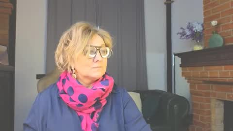 marta_wils online show from 12.04.25