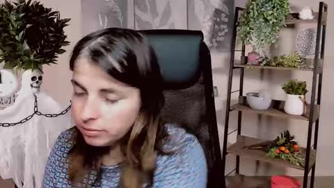 martaedams online show from 11.04.25