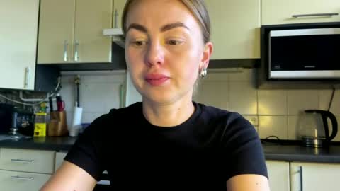 Snapshot of martaluna_ chatting on 07.06.26 Marta online show from 07.06.26