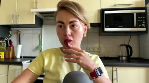 Snapshot of martaluna_ chatting on 07.07.26 Marta online show from 07.07.26