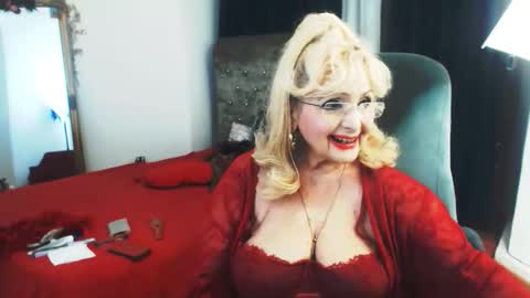 marthabrownn online show from 09.12.25