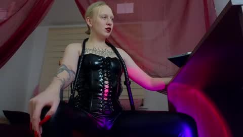 Ultimate Goddess online show from 01.03.25