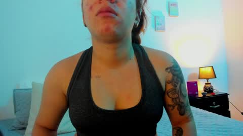 C A R O L I N A  online show from 04.06.26