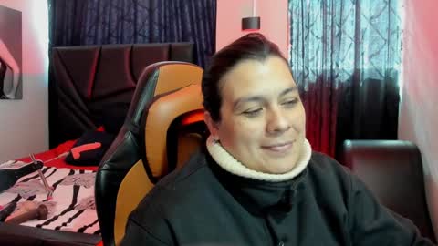 Snapshot of martina_foxy_ chatting on 01.22.25 MARTINA online show from 01.22.25