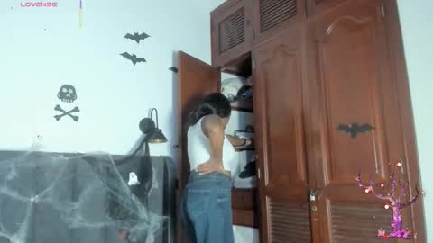 Snapshot of martina_jackson_ chatting on 10.26.25 Laura online show from 10.26.25