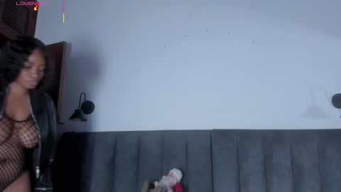 Snapshot of martina_jackson_ chatting on 11.13.25 Laura online show from 11.13.25