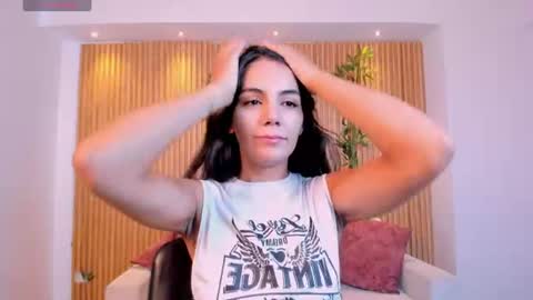 Snapshot of martina_mancinii chatting on 06.29.26 Martina online show from 06.29.26
