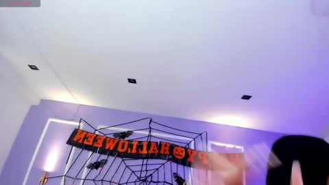 Martina  online show from 10.31.25