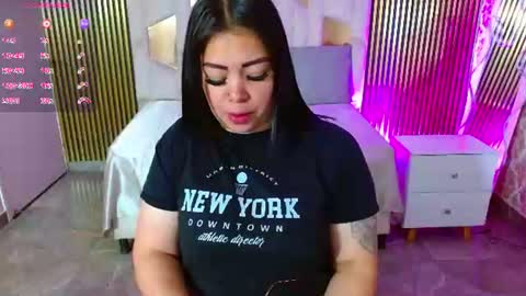 Snapshot of martina_tay chatting on 06.20.26 Hey im martina online show from 06.20.26