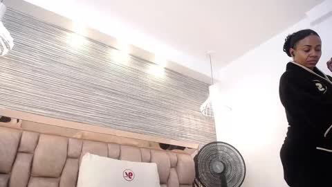 martina touss  online show from 02.26.25