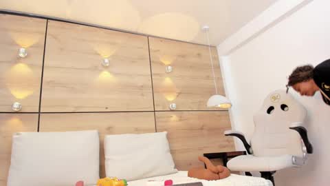 martina touss  online show from 03.05.25