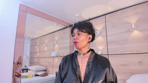 martina touss  online show from 10.24.25