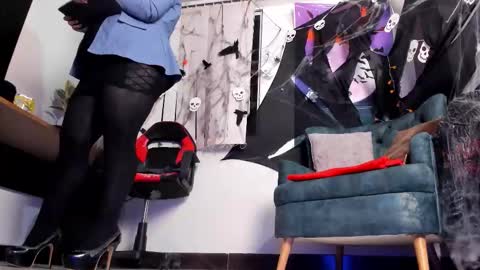 martinasoto online show from 10.25.25