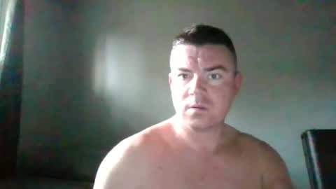 Snapshot of martinczech2025 chatting on 10.17.25 martinczech2025 online show from 10.17.25