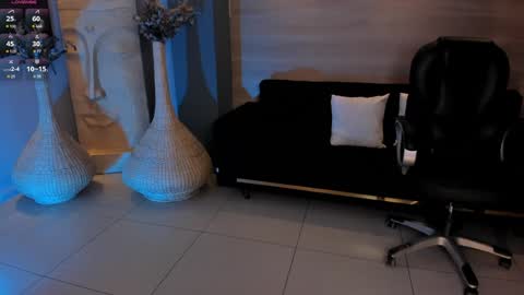 Snapshot of martinnabonnet chatting on 02.01.25 Martinna Bonnet online show from 02.01.25