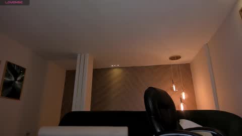 Snapshot of martinnabonnet chatting on 02.11.25 Martinna Bonnet online show from 02.11.25