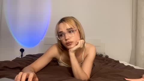Snapshot of mary_geyson1 chatting on 01.24.25 Mary online show from 01.24.25