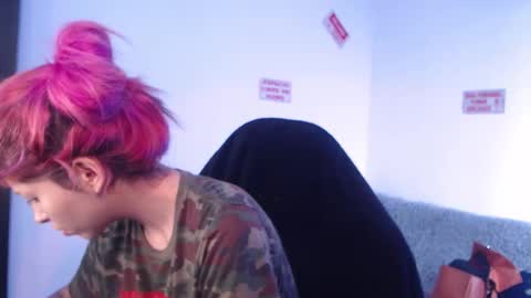 Snapshot of mary_janness chatting on 11.12.25 100 online show from 11.12.25