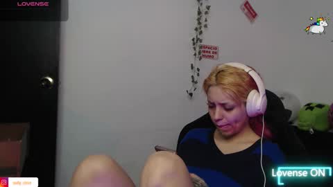 Snapshot of mary_janness chatting on 12.02.25 100 online show from 12.02.25