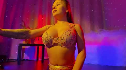 Snapshot of mary_julia chatting on 02.23.26 Julia online show from 02.23.26