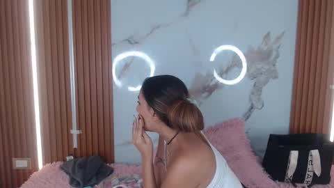 Hi guys im Mary  online show from 10.19.25