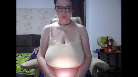 Snapshot of mary_x chatting on 06.22.26 Mary online show from 06.22.26