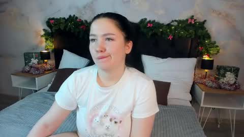 Snapshot of maryamie chatting on 01.12.25 Hello Ill be waiting for you Tue Wed Thu Fri 3am-10am Sun 3am-5pm GMT online show from 01.12.25