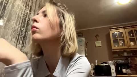 Snapshot of maryannaplateros chatting on 02.15.26 Tessa online show from 02.15.26