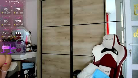 Snapshot of maryeelle chatting on 01.20.25 Maryelle online show from 01.20.25