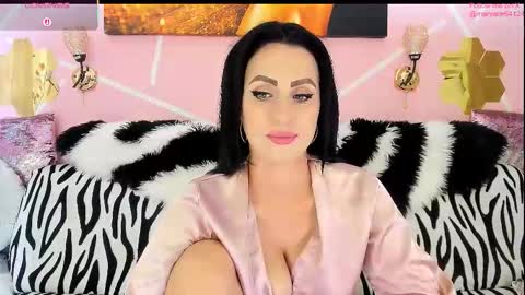 Snapshot of maryeelle chatting on 09.27.25 Maryelle online show from 09.27.25