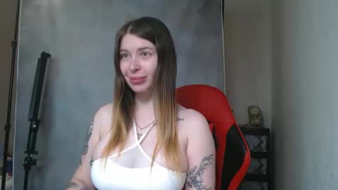 MaryHotLoves online show from 10.14.25