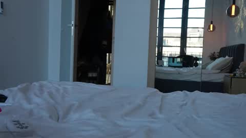 Marina online show from 12.18.25