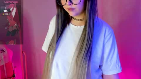 Snapshot of maryshiotta chatting on 01.30.25 Mary online show from 01.30.25